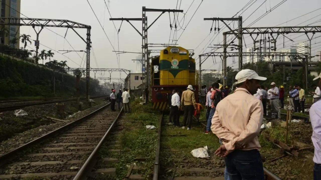 एक तकनीकी समस्या के कारण, क्षतिग्रस्त क्षेत्र की मरम्मत के लिए सुबह 7:30 बजे ओएचई की बिजली तुरंत बंद कर दी गई.