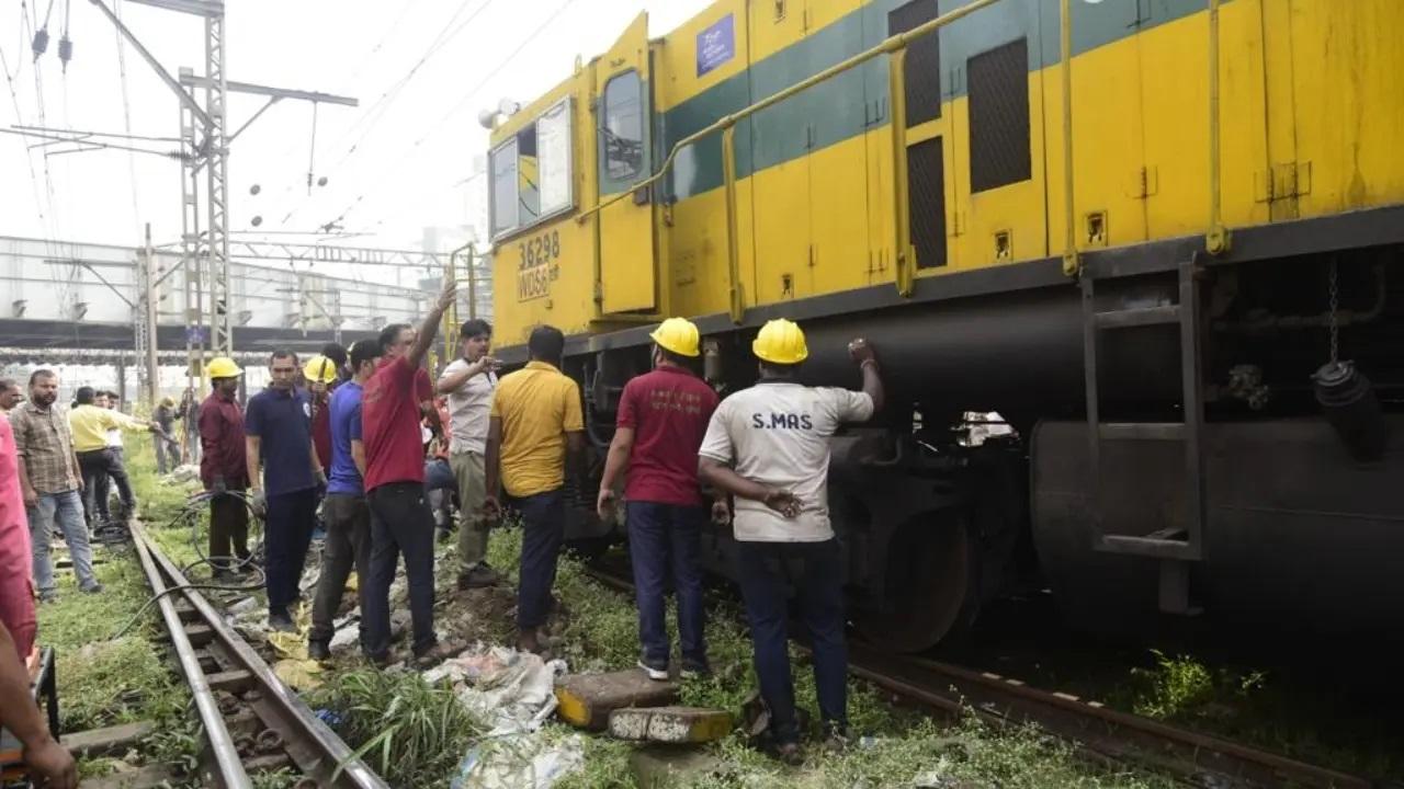 अधिकारियों ने ज्यादा जानकारी देते हुए बताया कि यह दोपहर करीब 12:43 बजे हुई. 