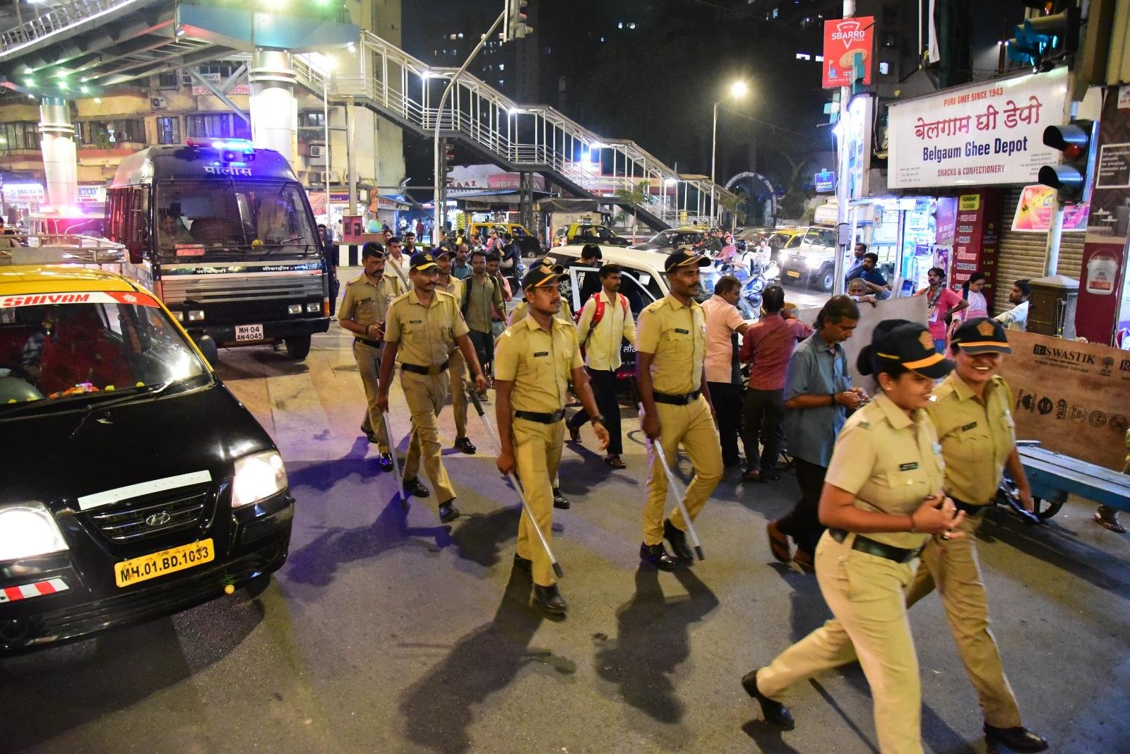 सुरक्षित नए साल के जश्न के लिए शहर भर में  22 डीसीपी दर्जे के अधिकारी, 45 एसीपी, 205 पुलिस अधिकारी तैनात किए जाएंगे. 