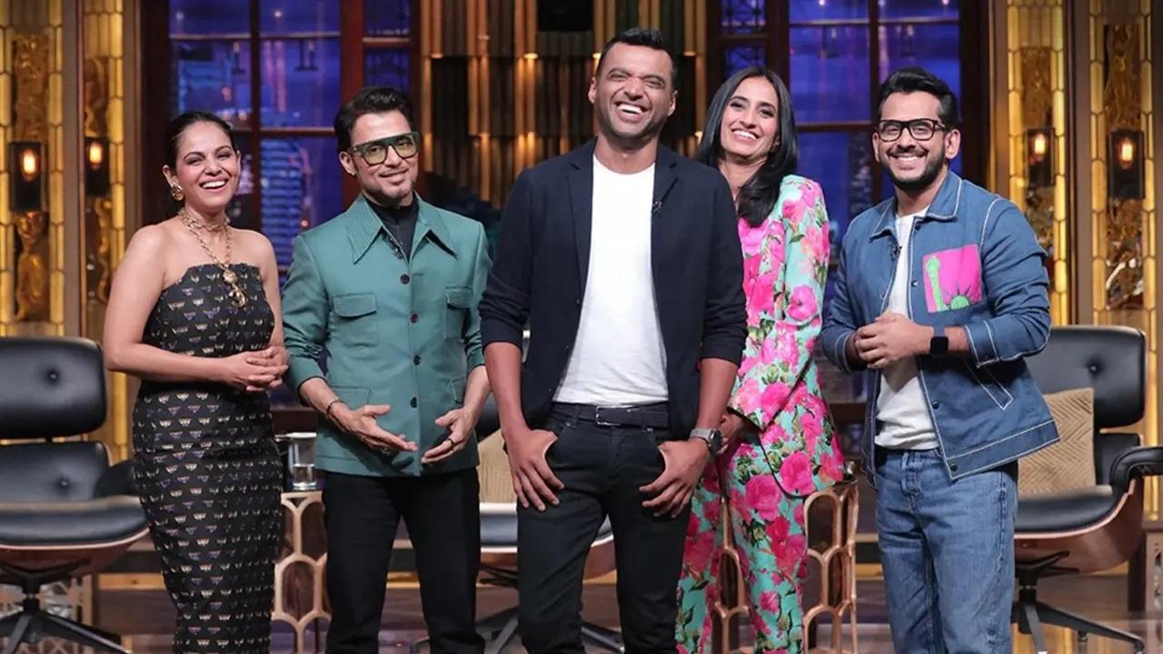शार्क टैंक इंडिया सीजन 3 (सोनी लिव):
नया सीज़न 22 जनवरी से शुरू होगा जिसमें 12 शार्क शो में शामिल होंगी. राहुल दुआ द्वारा होस्ट किए जाने वाले शो के तीसरे सीज़न में अमन गुप्ता (boAt के सह-संस्थापक और सीएमओ), अमित जैन (कारदेखो ग्रुप, इंश्योरेंसदेखो.कॉम के सीईओ और सह-संस्थापक), अनुपम मित्तल (शादी के संस्थापक और सीईओ) होंगे. नमिता (एमक्योर फार्मास्यूटिकल्स लिमिटेड के कार्यकारी निदेशक), और विनीता सिंह (शुगर कॉस्मेटिक्स के सह-संस्थापक और सीईओ), और पीयूष बंसल (लेंसकार्ट.कॉम के सह-संस्थापक और सीईओ) जजों के पैनल में लौट आए. इस सीज़न में नए जोड़े गए हैं रितेश अग्रवाल (ओयो रूम्स के संस्थापक और सीईओ), दीपिंदर गोयल (ज़ोमैटो के संस्थापक और सीईओ), अज़हर इकबाल (इनशॉर्ट्स के सह-संस्थापक और सीईओ), राधिका गुप्ता (एडलवाइस म्यूचुअल फंड के एमडी और सीईओ) , और वरुण दुआ (एसीकेओ के संस्थापक और सीईओ) और रोनी स्क्रूवाला (अपग्रेड के सह-संस्थापक और अध्यक्ष).