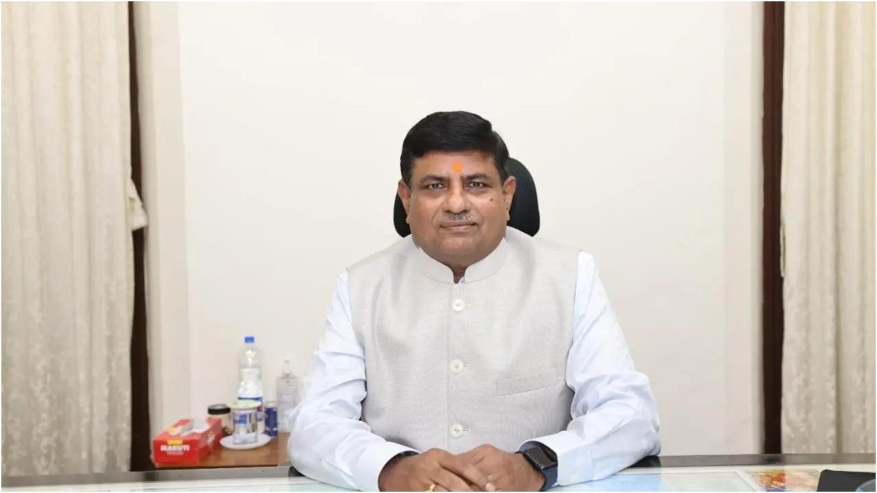 राम करण यादव. तस्वीर/सेंट्रल रेलवे/एक्स