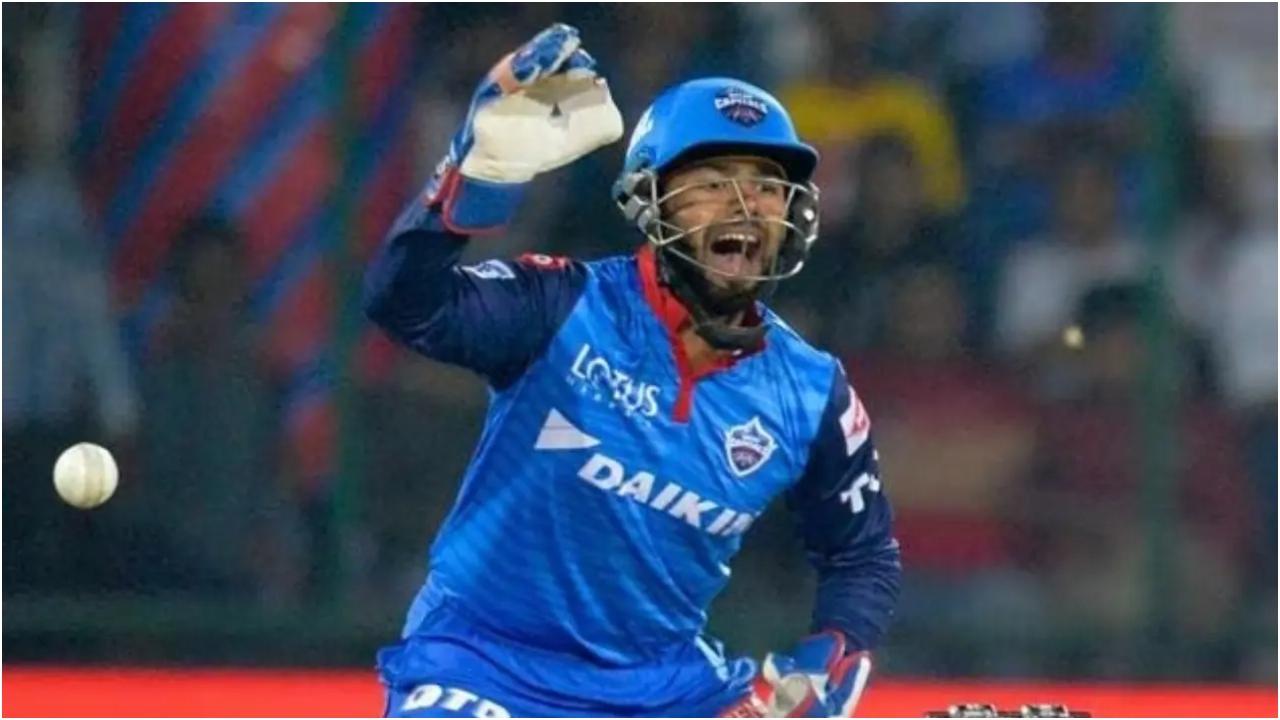 ईएसपीएनक्रिकइंफो के अनुसार, विकेटकीपर-बल्लेबाज 19 दिसंबर को दुबई में आगामी आईपीएल 2024 की नीलामी से पहले `खिलाड़ियों के रिटेन और रिलीज` पर चर्चा करने के लिए दिल्ली कैपिटल्स कैंप में शामिल हुए.