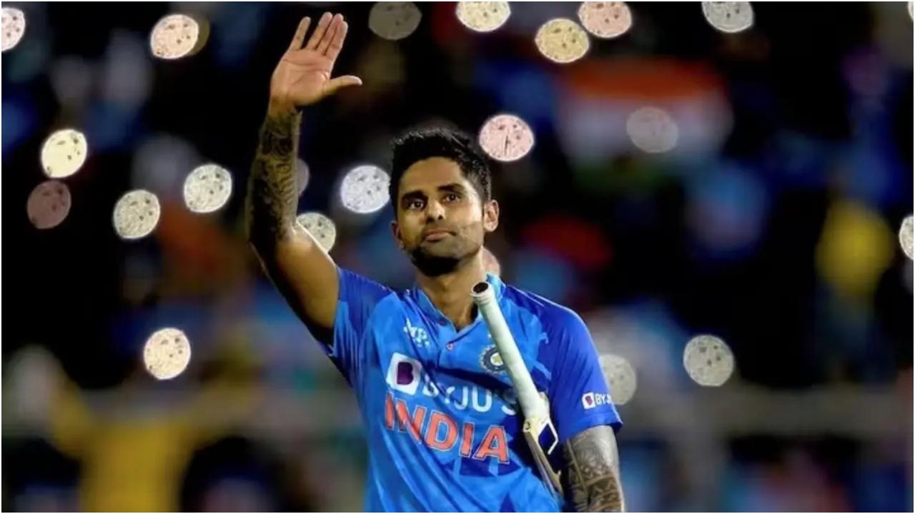 सूर्यकुमार यादव 865 अंकों के साथ ICC T20I बल्लेबाजी रैंकिंग चार्ट में शीर्ष पर बने हुए हैं.