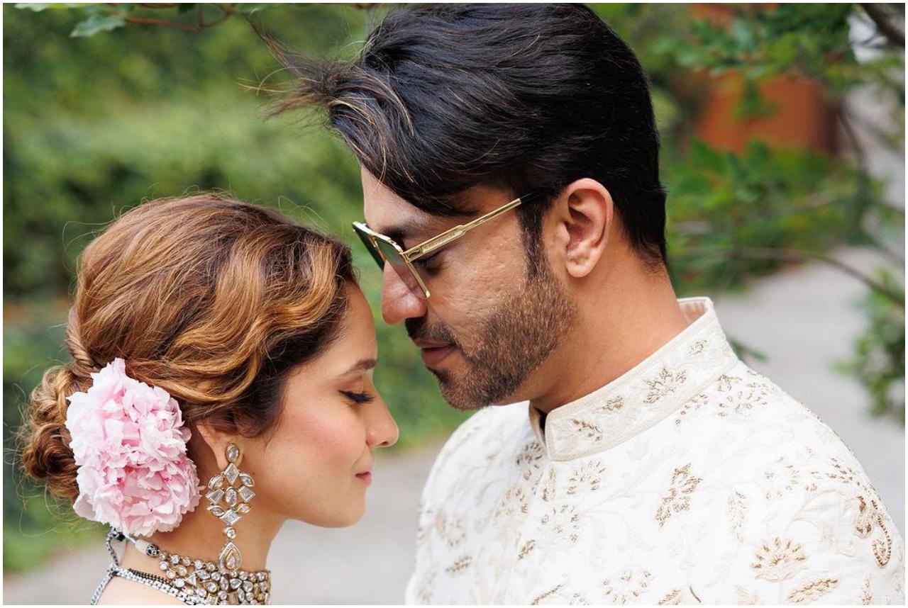कपल अपने रिश्ते के बारे में ओपन हैं और उन्होंने सोशल मीडिया पर अपनी कई तस्वीरें साझा की हैं.