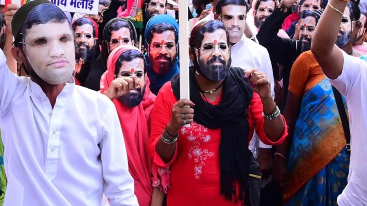 विधानसभा में विपक्ष के नेता विजय वडेट्टीवार ने किसानों पर बेमौसम बारिश के प्रभाव और कपास और सोयाबीन के लिए उचित एमएसपी के महत्व पर जोर दिया। पीटीआई की रिपोर्ट में कहा गया है कि उन्होंने सरकारी घोषणाओं के बजाय ठोस कार्रवाई की वकालत की.
