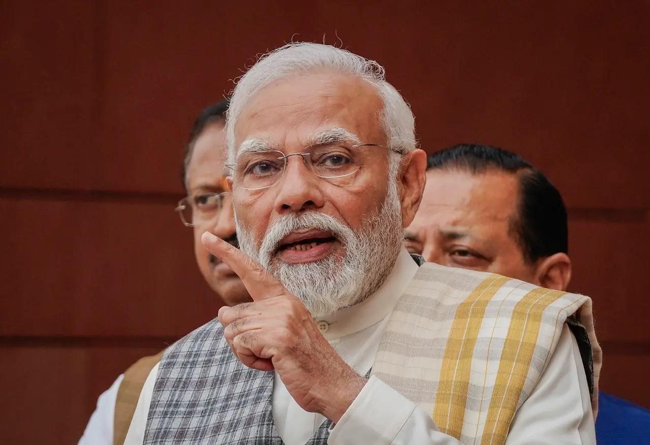 उन्होंने कहा, ``अगर मैं विधानसभा चुनाव परिणामों के आधार पर बोलूं तो विपक्षी मित्रों के लिए यह एक सुनहरा अवसर है. उन्हें हार पर निराशा व्यक्त करने की योजना बनाने के बजाय, पिछले नौ वर्षों की नकारात्मकता की आदत को छोड़कर इस हार से सीखना चाहिए. यदि वे इस सत्र में सकारात्मकता के साथ आगे बढ़ते हैं, तो देश उनके प्रति अपना दृष्टिकोण बदल देगा. उनके लिए एक नया द्वार खुल सकता है.