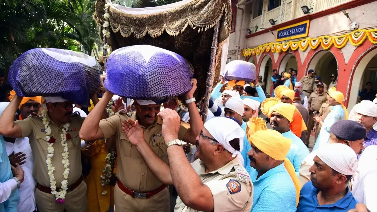 हर साल इस उर्स में मुस्लिम लोगों के साथ-साथ हिंदू श्रद्धालु भी बड़े पैमाने पर शामिल होते हैं।