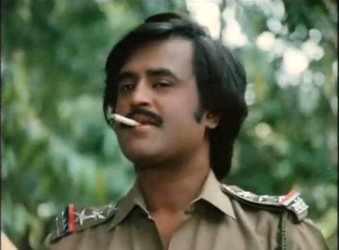 परिवार की आर्थिक स्थिति खराब होने के कारण रजनीकांत ने कुली का काम करना शुरू कर दिया.