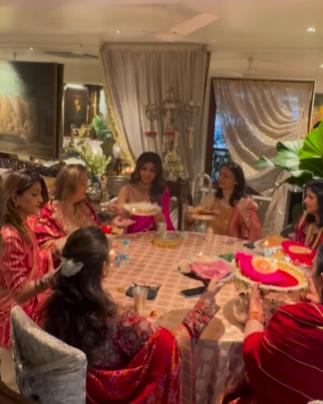 शिल्पा शेट्टी ने करवाचौथ की रस्म का एक वीडियो शेयर किया है.