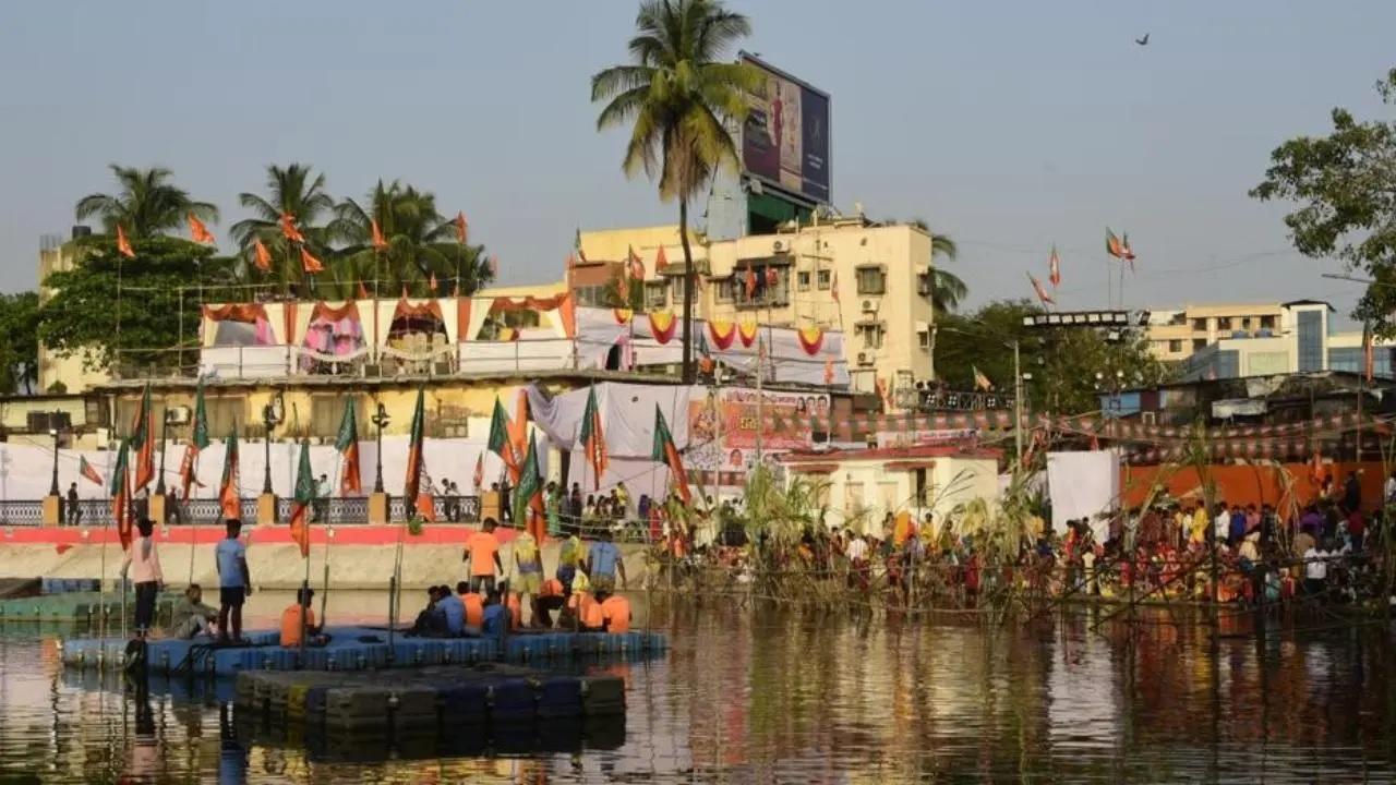 कुर्ला, मुंबई में छठ पूजा 2022. तस्वीर/अतुल कांबले