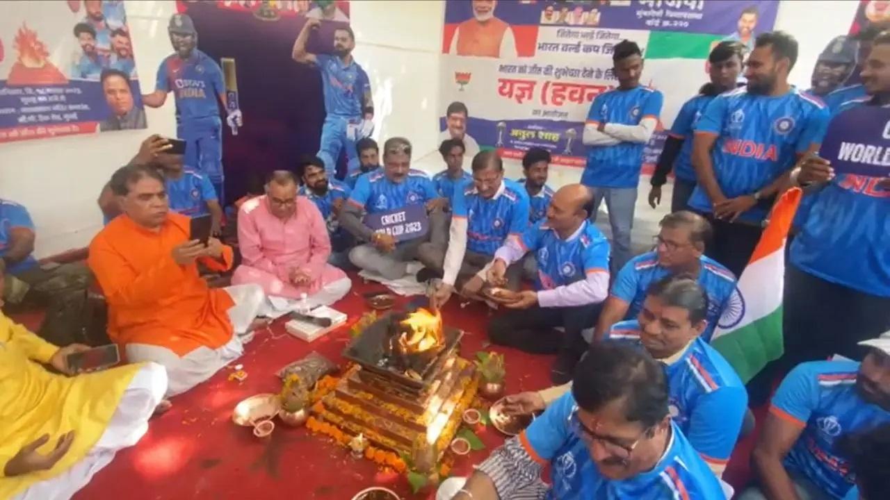 भारत और ऑस्ट्रेलिया रविवार 19 नवंबर को मोटेरा के नरेंद्र मोदी स्टेडियम में फाइनल के लिए आमने-सामने होंगे.