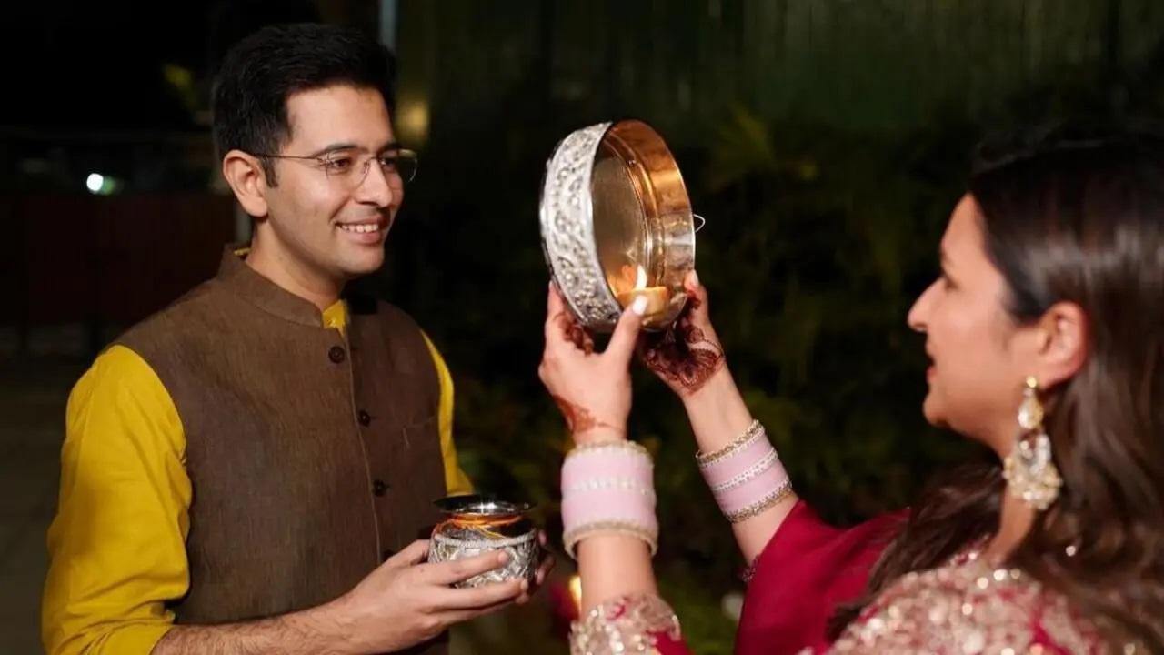 परिणीति और राघव ने अपने पहले करवा चौथ की तस्वीरें सोशल मीडिया पर शेयर कीं.
