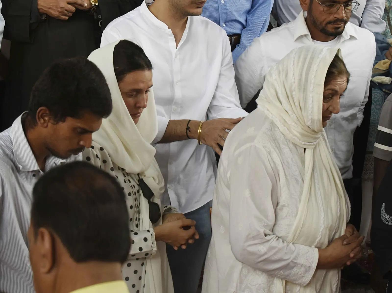 बिशन सिंह बेदी को 1970 में पद्म श्री पुरस्कार से भी सम्मानित किया गया था। बेदी ने कई वर्षों तक इंग्लिश काउंटी क्रिकेट में नॉर्थम्पटनशायर का भी प्रतिनिधित्व किया
 
 