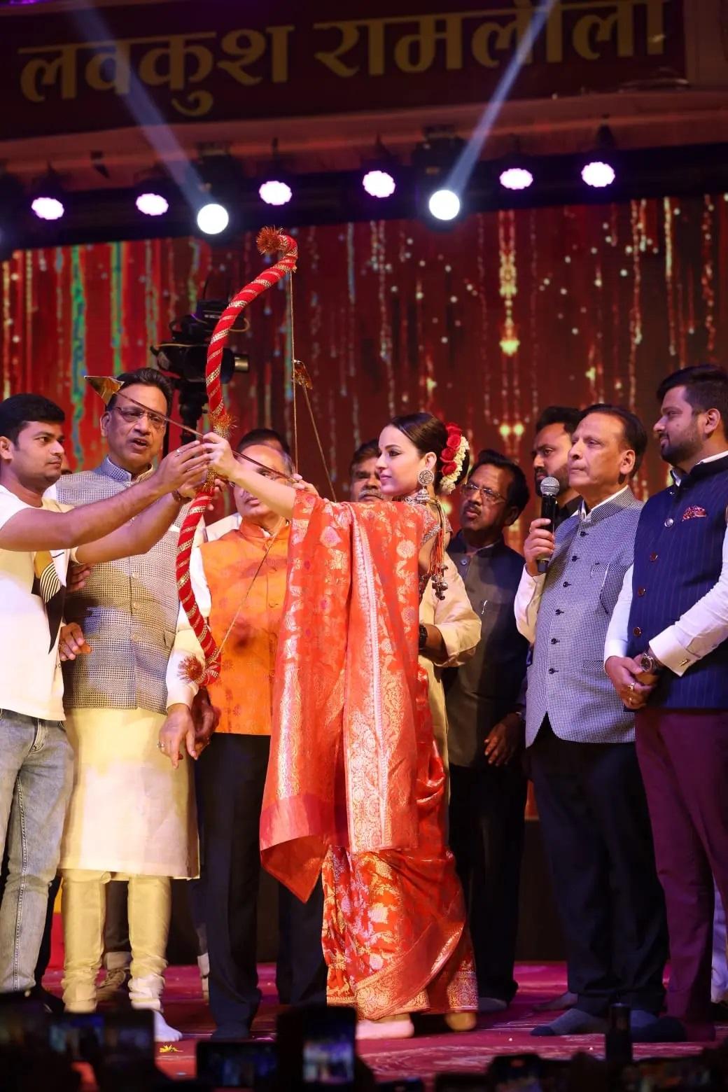 अभिनेत्री ने तीर चलाने की कोशिश की लेकिन दुर्भाग्य से वह तीर नहीं चला सकीं 