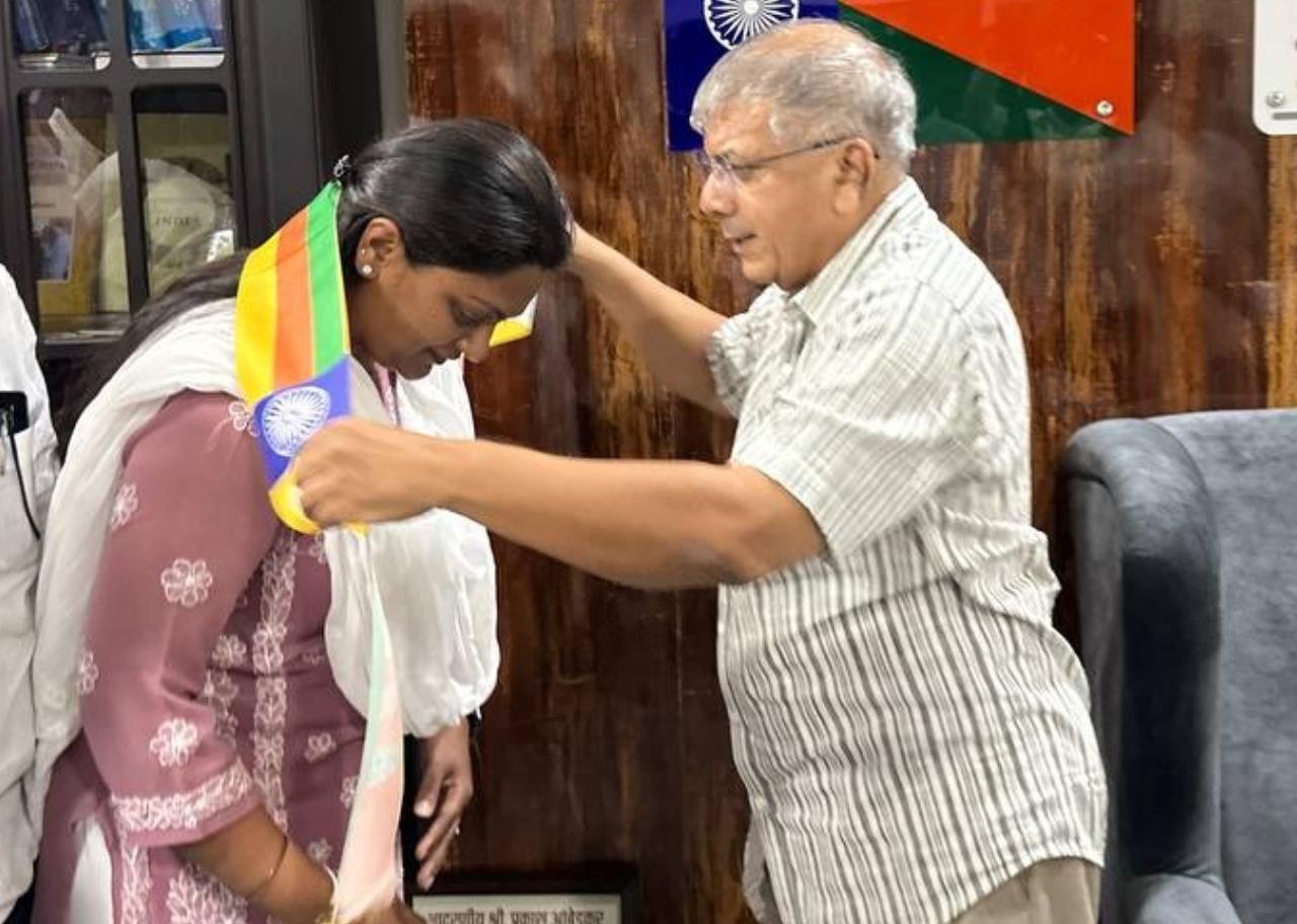 उत्कर्षा रूपावत ने अपने त्याग पत्र में कहा है कि जब रूपावते-चौधरी परिवार की तीसरी पीढ़ी कांग्रेस पार्टी में काम कर रही है, तो पार्टी नेतृत्व को इस बारे में सोचने की जरूरत है कि मेरे जैसा युवा कार्यकर्ता, जो निस्वार्थ भाव से पार्टी के लिए दिन-रात काम करता है। पार्टी छोड़ने का फैसला करना होगा.