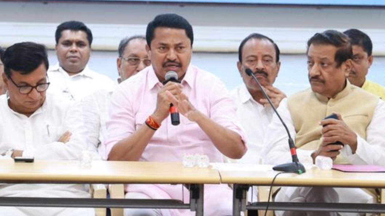  बैठक के बाद कांग्रेस प्रदेश अध्यक्ष नाना पटोले ने प्रेस कॉन्फ्रेंस को संबोधित किया. 