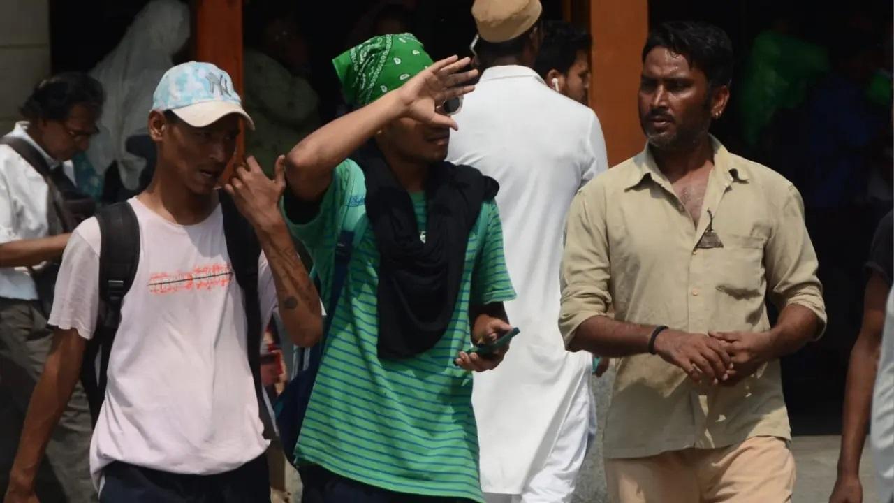 मंगलवार को कोलाबा वेधशाला (दक्षिण मुंबई का प्रतिनिधि) में पारा 35.2 डिग्री सेल्सियस था.