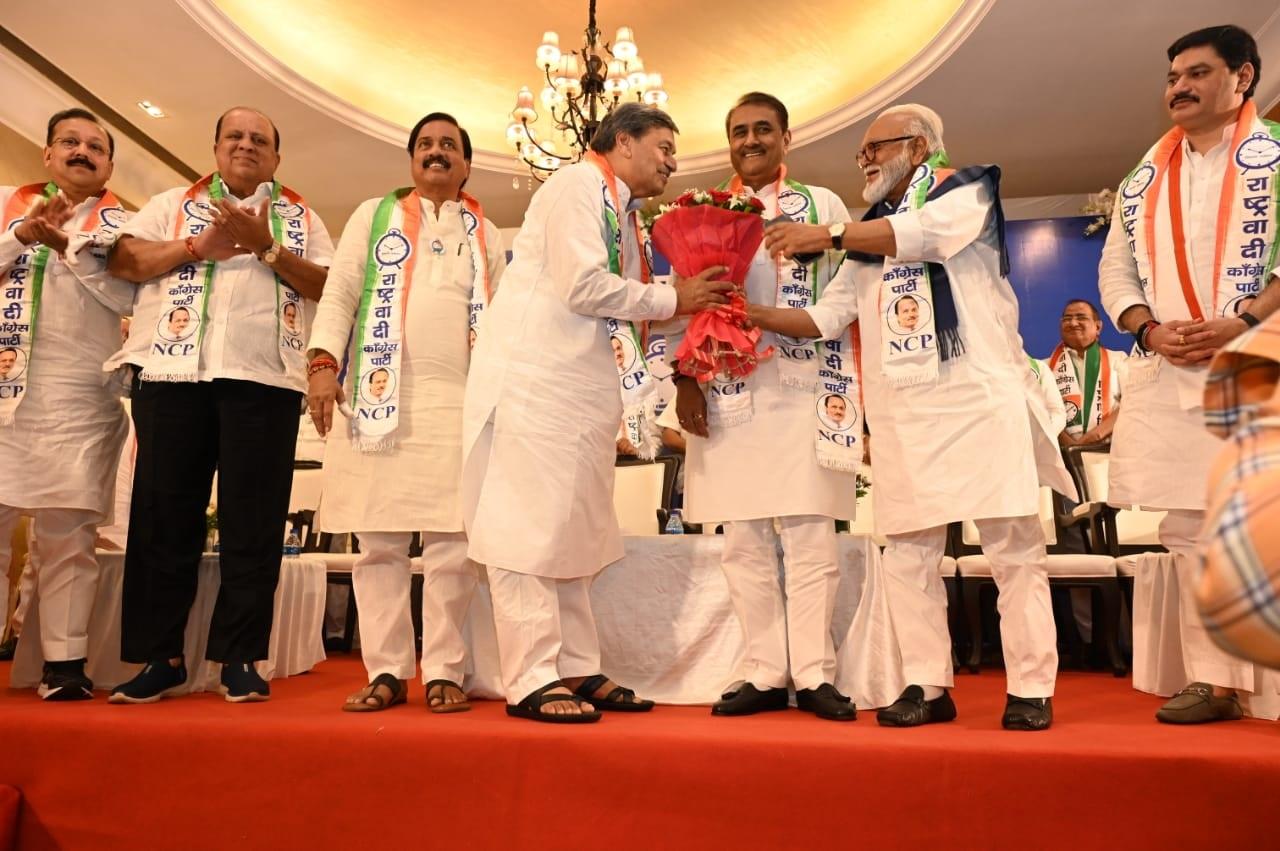 मुश्ताक अंतुले के पार्टी में शामिल होने के बाद आज एनसीपी (अजित पवार गुट) घोषणपत्र जारी करेगा.