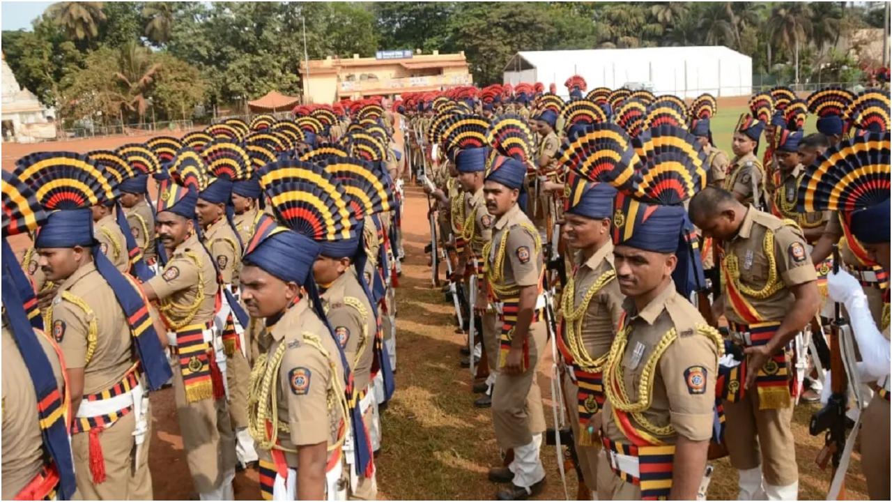 विविधता महाराष्ट्र के दिल में है, और महाराष्ट्र दिवस राज्य के भीतर पनपने वाली संस्कृतियों, भाषाओं और परंपराओं की समृद्ध टेपेस्ट्री की याद दिलाता है.
