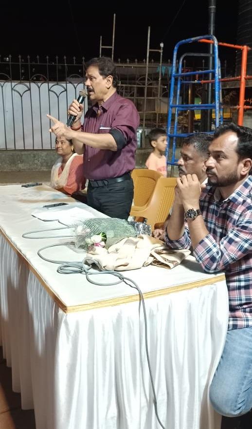 दहिसर (पूर्व) में आयोजित इस जनता दरबार में सदरली शाखा प्रमुख सुनील मांडवे, शाखा प्रमुख विद्या पोतदार, उपशाखा प्रमुख मुकुंद लखमजे, गणपत सपकाल और पदाधिकारी उपस्थित थे. 