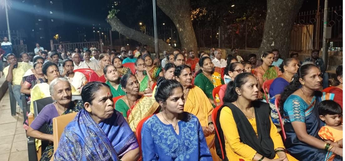 दैनिक जीवन में हो रही कठिनाइयों को हल करने के लिए दहिसर (पूर्व) के स्थानीय लोगों ने इस जनता दरबार का आयोजन किया था. 