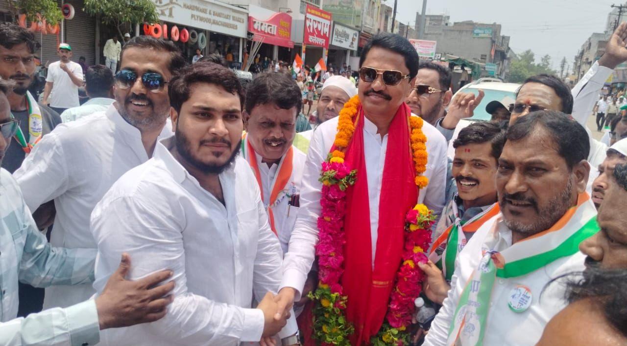 उन्होंने आगे बताया कि `भारत जोड़ो यात्रा के जरिए राहुल गांधी समाज के सभी वर्गों की समस्याओं, दुख-दर्दों को जान चुके हैं और उन्हें भारी जनसमर्थन भी मिला है. नरेंद्र मोदी एक असफल इंजन हैं और राहुल गांधी का इंजन देश को आगे ले जाएगा.`