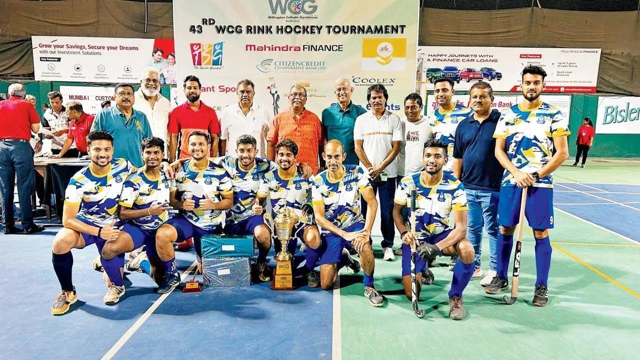 The victorious Mumbai Customs team