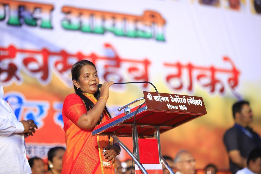 पालघर लोकसभा उम्मीदवार भारती कामडी ने भी जोरदार भाषण करते हुए मतदान करने की अपील की. 
