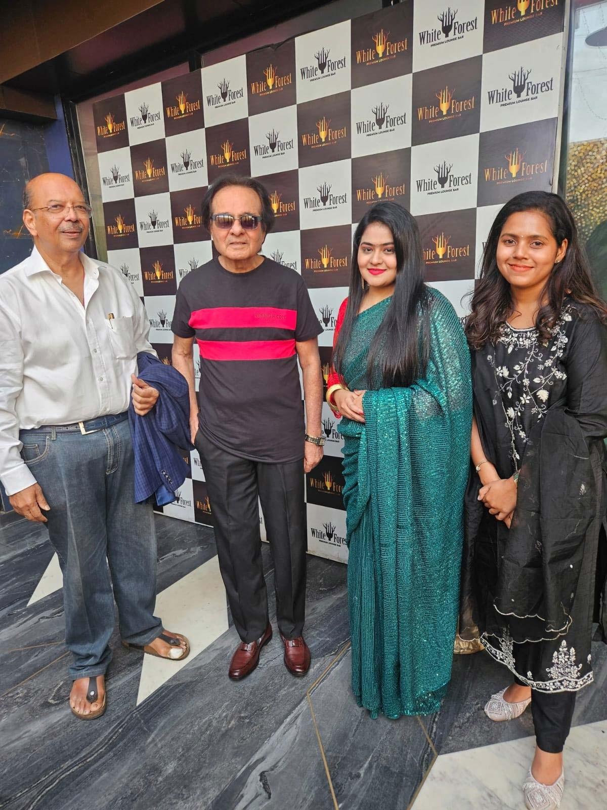 जो लोग कार्यक्रम में शामिल नहीं हो सके उन्होंने ऑनलाइन मीट के माध्यम इस कार्यक्रम का आनंद लिया.