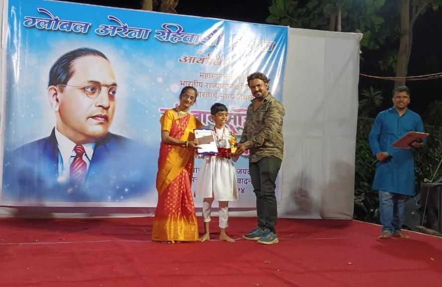 कई बच्चों ने डांस कार्यक्रम में भाग लेकर प्राइज भी अपने नाम किया. 