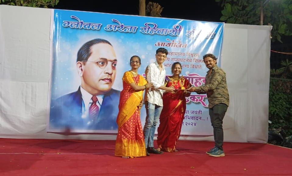 साथ ही बी आर आंबेडकर ने दलित समाज के लिए महत्वपूर्ण कदम उठाए है. 