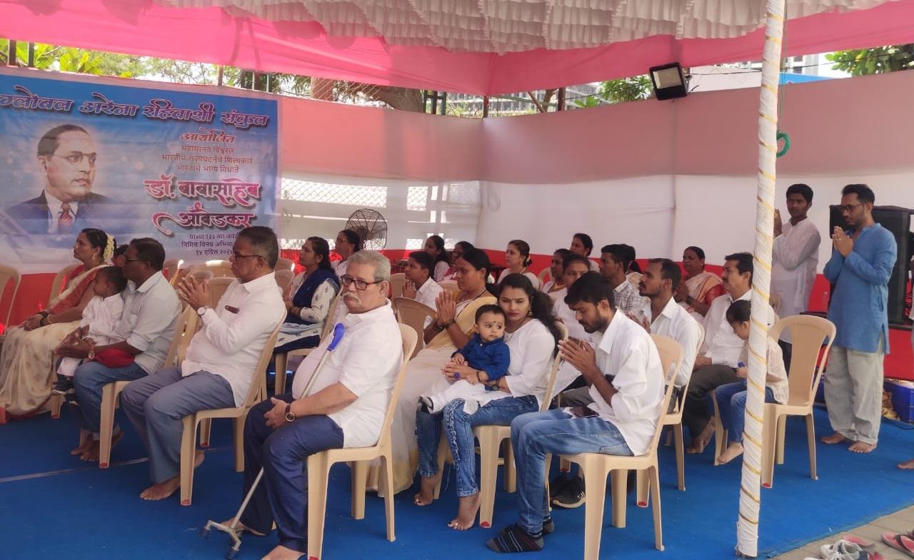 नायगांव में आयोजित इस अंबेडकर जयंती में कई भीम सैनिक हिस्सा लेते दिखाई दिए. 