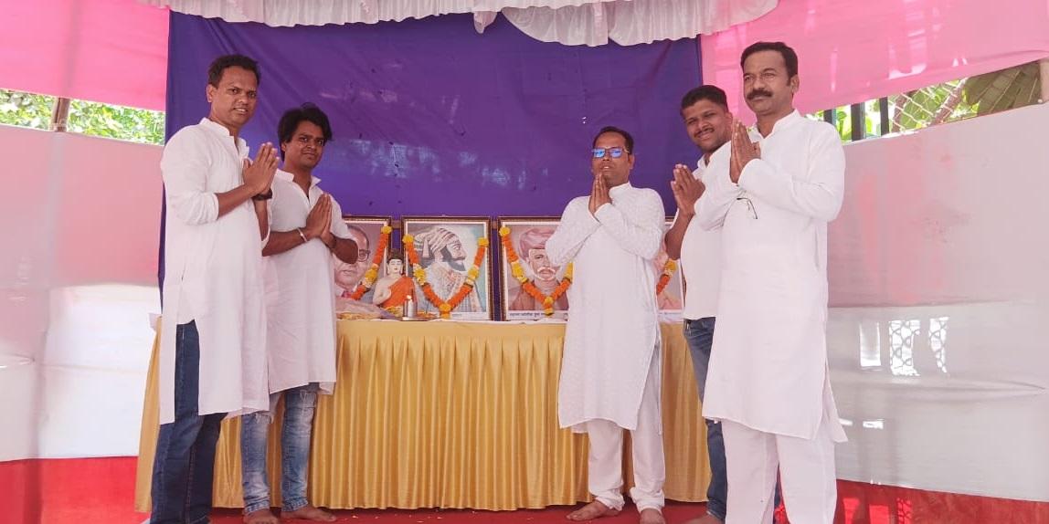 विशाल सावंत और किरण ब्रह्मराज ने आगे आकार अंबेडकर जयंती का आयोजन किया था. 