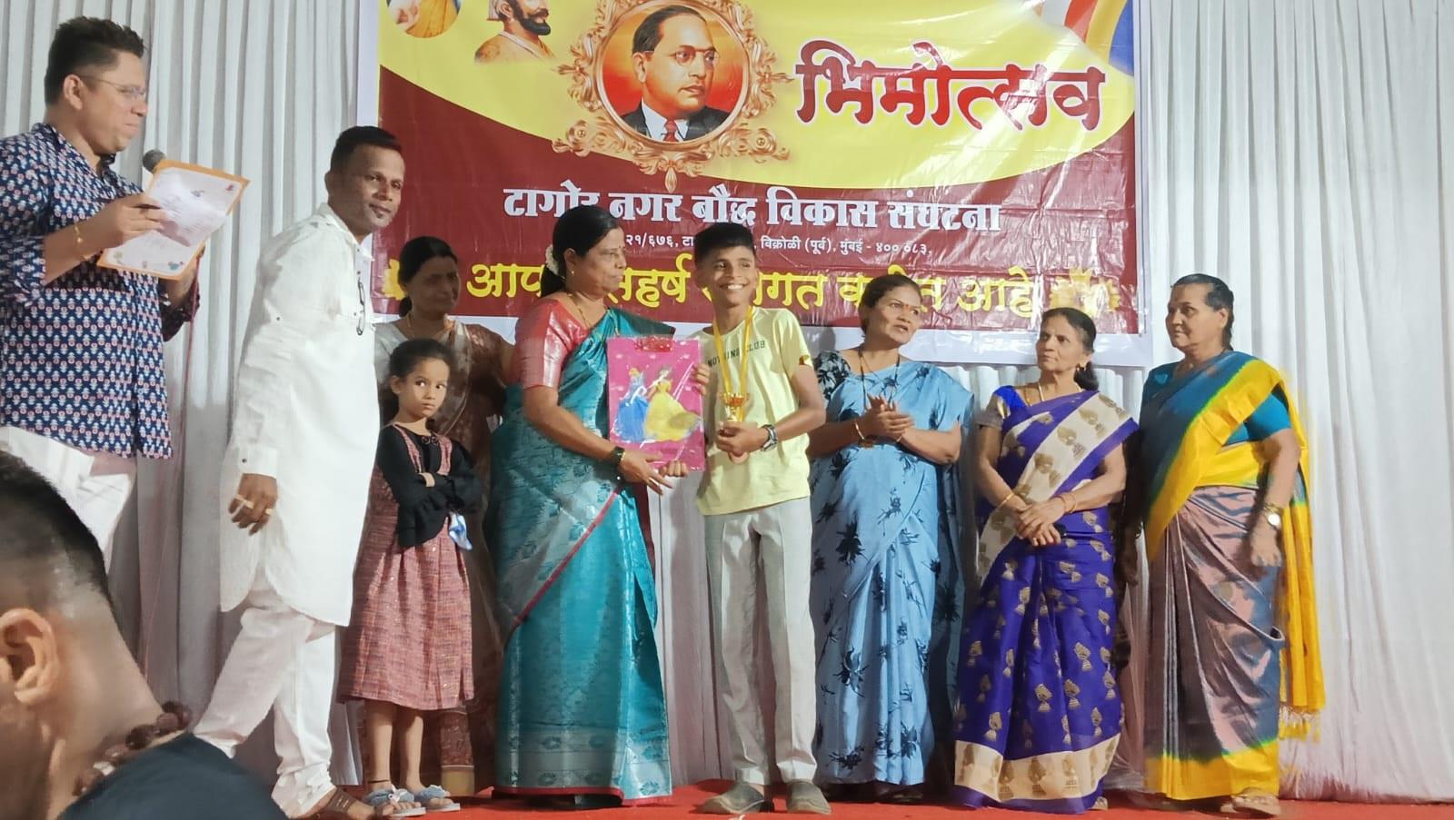 हिस्सा लेने वाले प्रतियोगी को  2 से 3 मिनट का होम डेकोरेशन का वीडियो भेजना था. यह सभी होम डेकोरेशन डॉ. बाबासाहेब अंबेडकर से प्रेरित थे.
