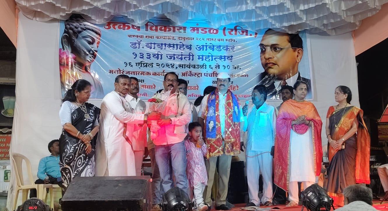 इस दौरान  प्रकाशदादा सुर्वे ने भीम सैनिकों को संबोधित किया.  