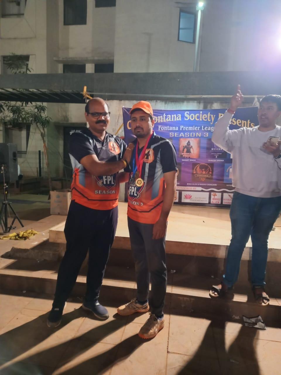फोंटाना प्रीमियर लीग में सर्वश्रेष्ठ बल्लेबाज और टूर्नामेंट के सर्वश्रेष्ठ खिलाड़ी प्रशांत जाधव (Prashant jadhav) रहे.