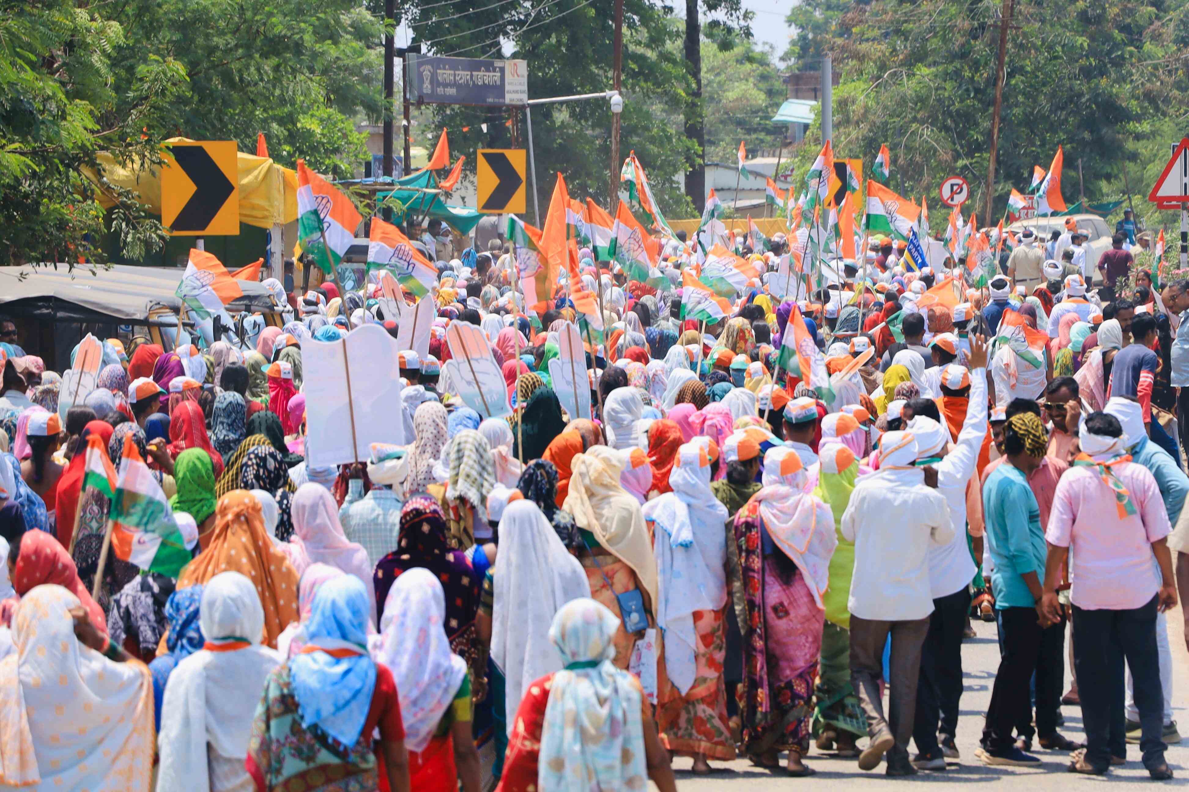 उन्होंने आगे कहा, `भारत अघाड़ी के उम्मीदवार और भारत अघाड़ी के उम्मीदवार डॉ. के साथ मजबूती से खड़े रहें. अपील की कि नामदेव किरसन को भारी बहुमत से चुना जाए.`