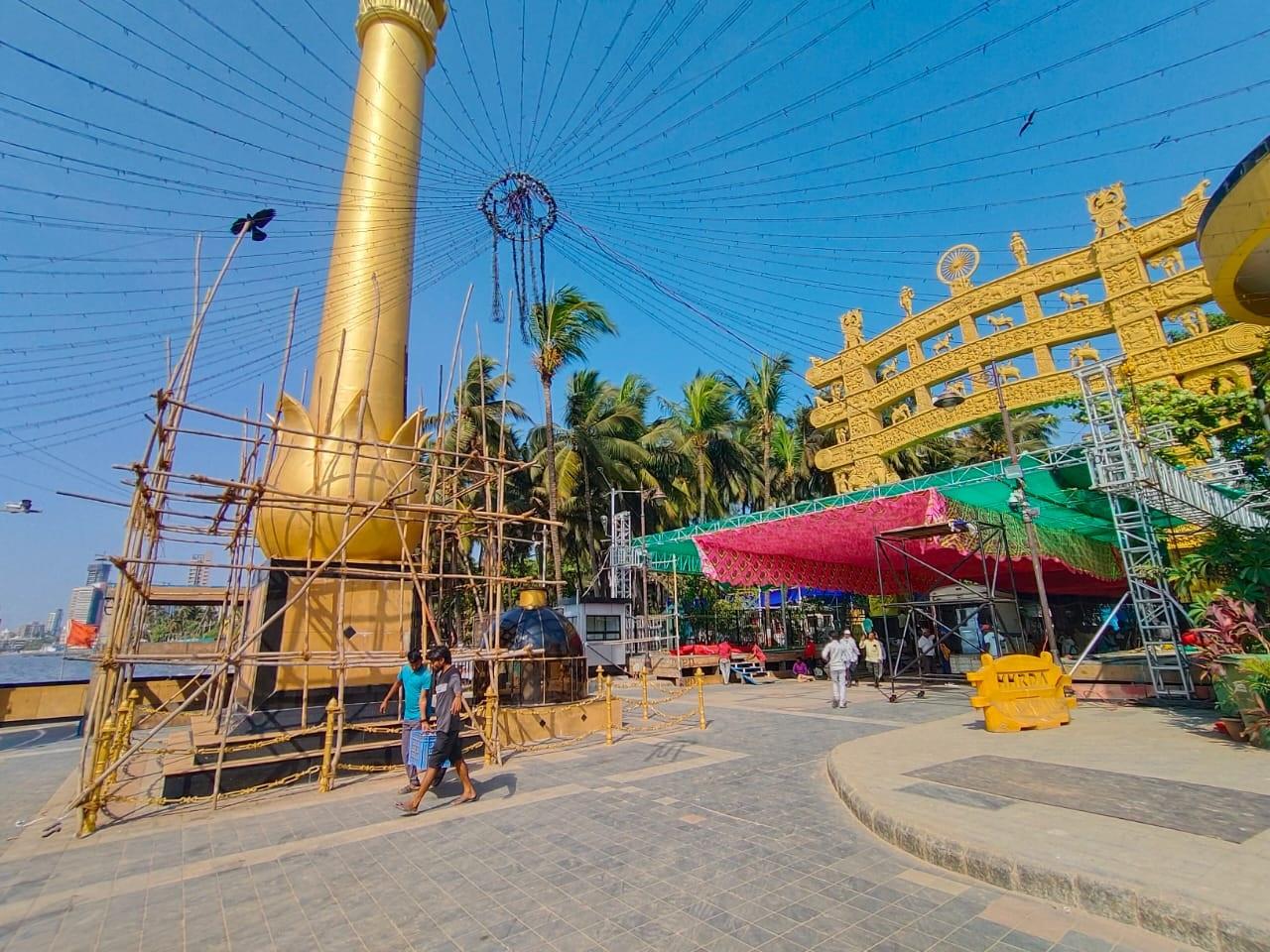 अंबेडकर को मानने वाले उन्हें मसीहा और मुक्तिदाता के रूप में देखते हैं. हर साल चैत्यभूमि पर अंबेडकर जयंती का कार्यक्रम मनाया जाता है.