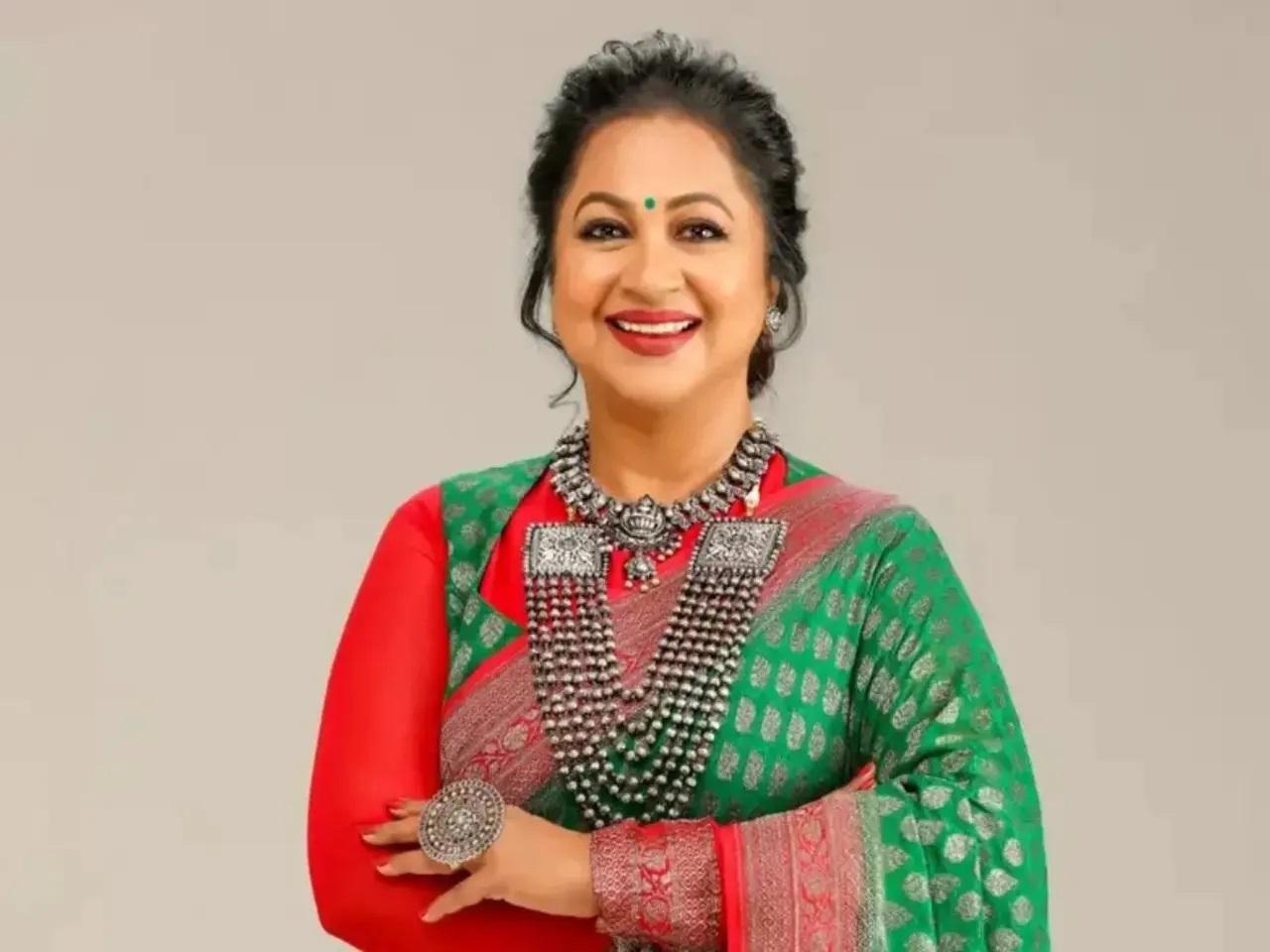 लोकप्रिय अभिनेता से नेता बनीं राधिका सरथकुमार तमिलनाडु के विरुधुनगर से भाजपा के टिकट पर चुनाव लड़ रही हैं. भाजपा उम्मीदवार और लोकप्रिय अभिनेता सरथकुमार की पत्नी ने हाल ही में अपनी पार्टी ऑल इंडियन समथवा मक्कल काची (एआईएसएमके) का भाजपा में विलय कर दिया.