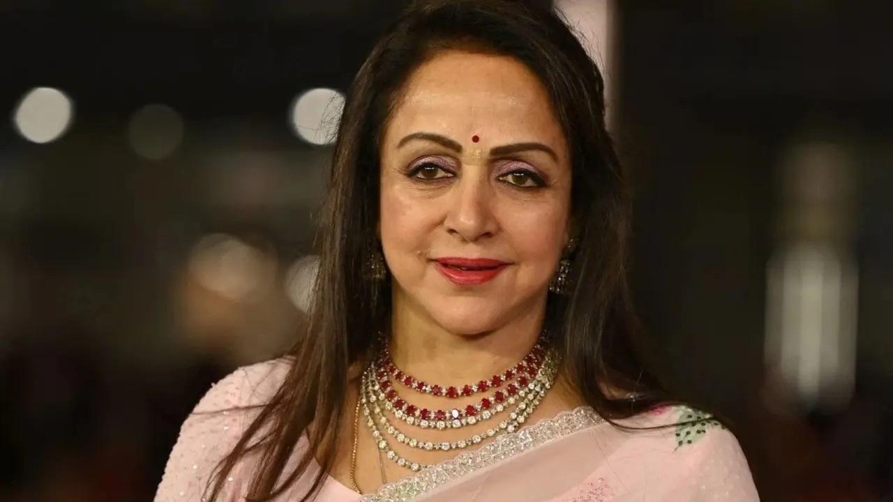 हेमा मालिनी 2014 से लोकसभा में मथुरा का प्रतिनिधित्व कर रही हैं. वह बीजेपी की सदस्य हैं और इस साल भी चुनाव लड़ेंगी.