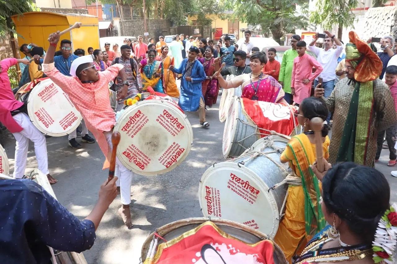 गुड़ी पड़वा चैत्र नवरात्रि के पहले दिन और साजिबू चेइराओबा, नवरेह, चेटी चंद और उगादी जैसे त्योहारों के साथ मेल खाता है जो देश के विभिन्न हिस्सों में मनाए जाते हैं.