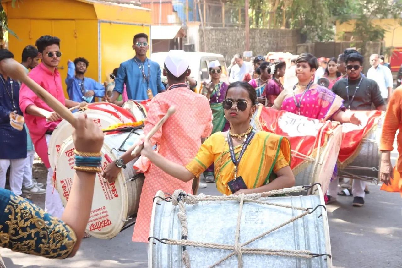 एक अन्य पोस्ट में उन्होंने कहा, 