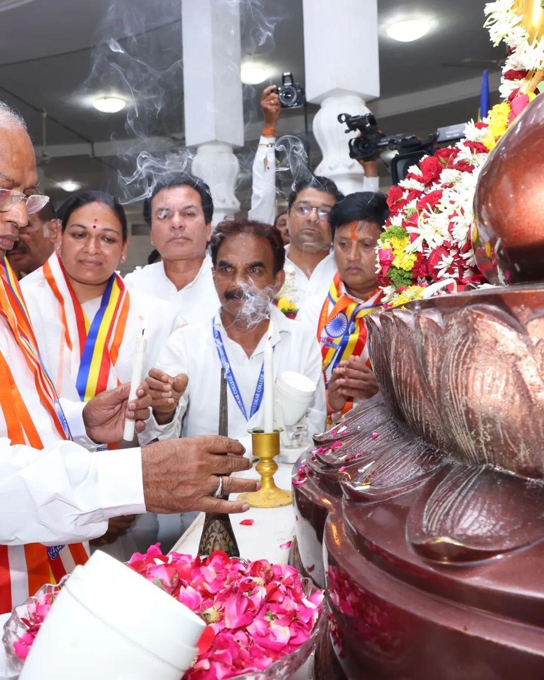 उन्होंने कहा, `कांग्रेस ने देश की आजादी के लिए काम किया लेकिन अब मोदी पूछते हैं कि पार्टी ने पिछले 70 वर्षों में क्या किया है.`