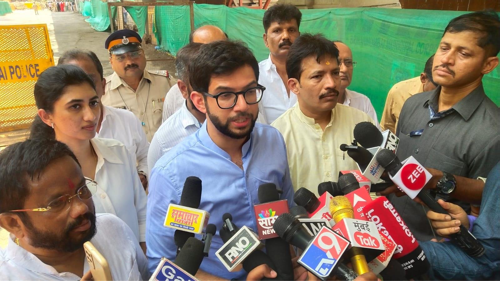 आदित्य ठाकरे ने मुंबई में आगामी चुनाव को लेकर मीडिया से बातचीत भी की.
