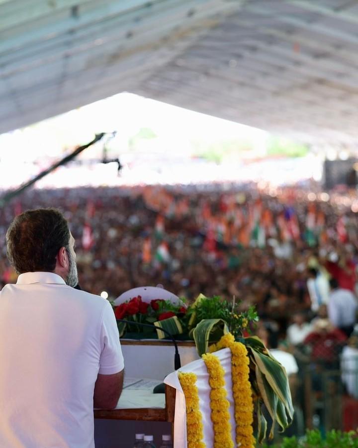 राहुल गांधी ने मोदी सरकार पर हमला बोलते हुए कहा कि ये सरकार मोदी की नहीं बल्कि अडानी की सरकार है, ये अरबों डॉलर की सरकार है और नरेंद्र मोदी ने 10 साल में सिर्फ उन्हीं के लिए काम किया. आज देश के हवाई अड्डे, बंदरगाह, सड़कें, खनन, कोयला, सौर ऊर्जा सब अडानी के स्वामित्व में हैं.`