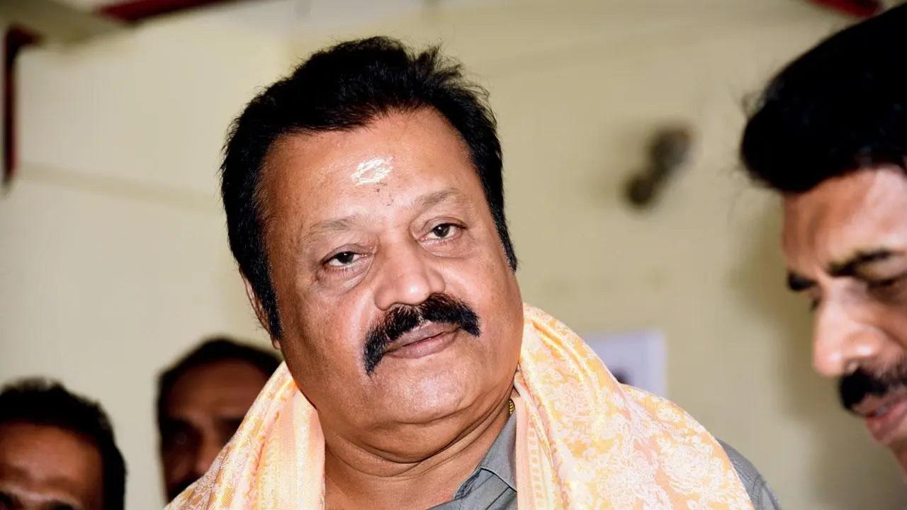 केरल की त्रिशूर लोकसभा सीट भी लोकसभा चुनाव 2024 के लिहाज से काफी अहम है. पहली बार वह चुनाव मैदान में उतरने वाले सुरेश गोपी भारतीय अभिनेता, गायक और राजनीतिज्ञ हैं. 