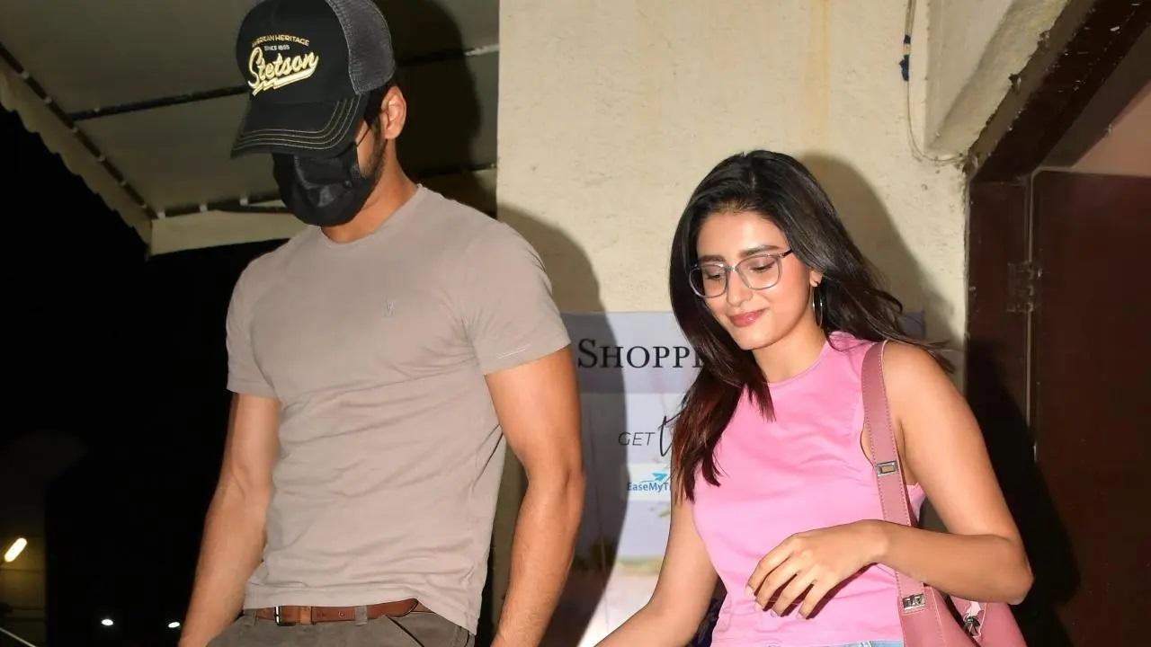 ईशान खट्टर, चांदनी बेनज़ तस्वीर/योगेन शाह
