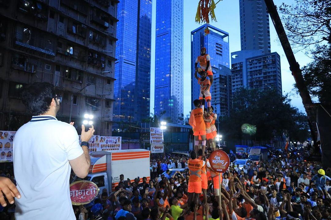 आदित्य ठाकरे ने सोशल मीडिया प्लेटफार्म `X` पर अपनी प्रतिक्रिया दी. 