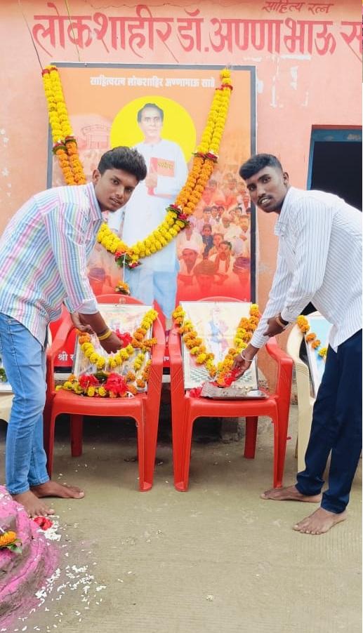 उनके साहित्य में समाज के शोषित और वंचित वर्गों की पीड़ा और संघर्ष को प्रमुखता से दर्शाया गया है. 