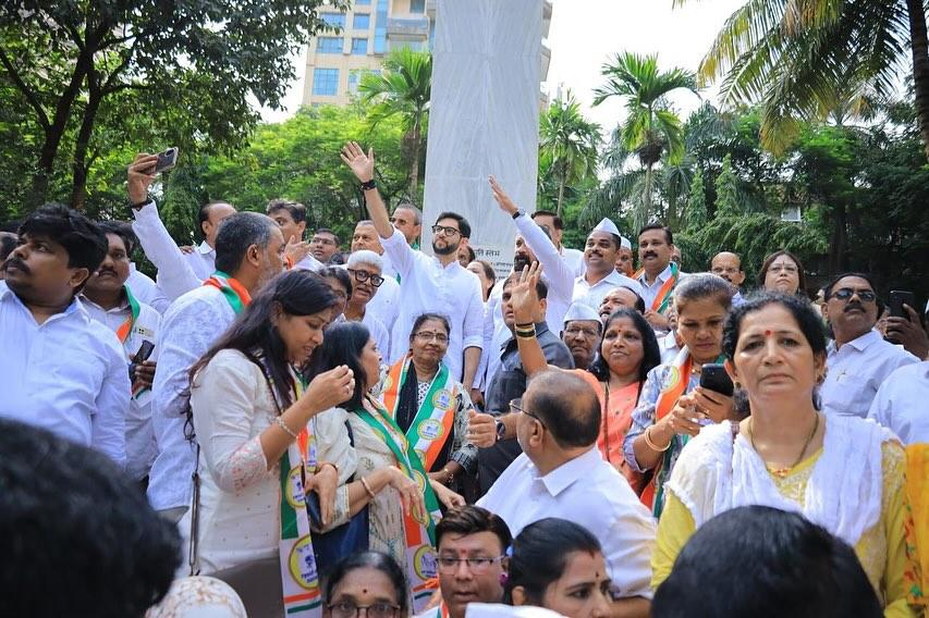 रैली में भाग लेने वालों ने स्वतंत्रता संग्राम के वीर शहीदों को नमन किया और उनकी कुर्बानियों को याद किया. 